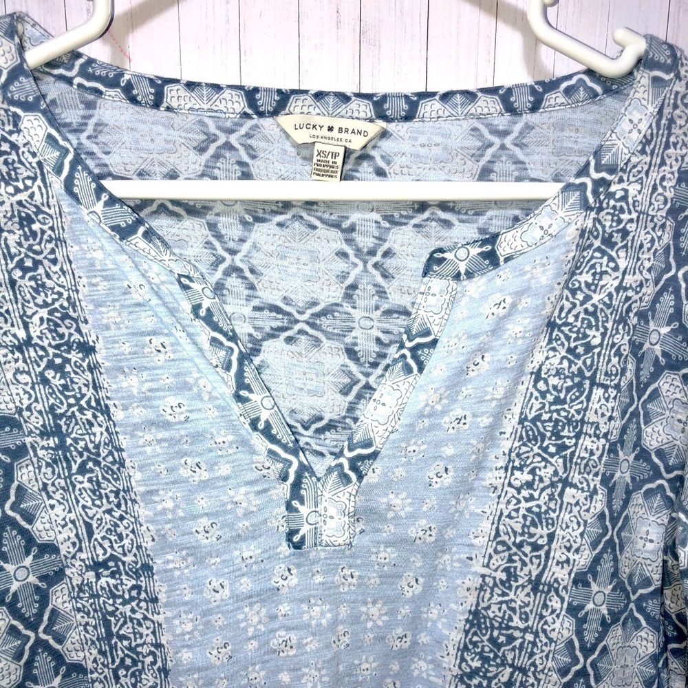 ๐งLucky Brand Light blue patterned Peasant Top - Picture 4 of 10